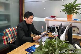 沃格尔：明日背靠背对阵篮网KD有可能出战 目前为每日观察状态